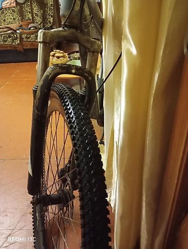Velosiped ehtiyyat hissələri: Təkərlər: iri dişli off-road protektorlu, 29" sinfinə yaxın böyük ölçü — 1