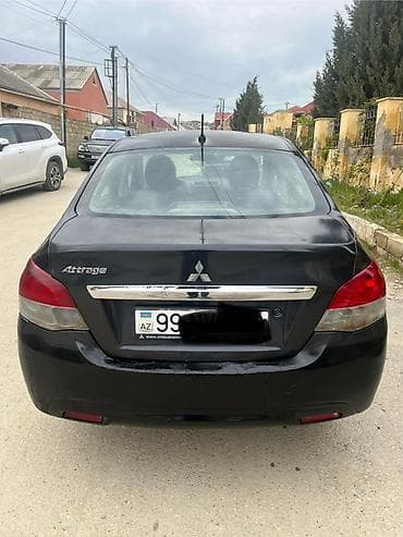 yan guzguler: Mitsubishi Attrage / Mirage G4 sedan - Rəng: qara - Kuzov: 4 qapılı — 7