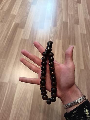 Material: Təmiz Kuka ağacı (İstifadə olunduqca qaralan və parlayan