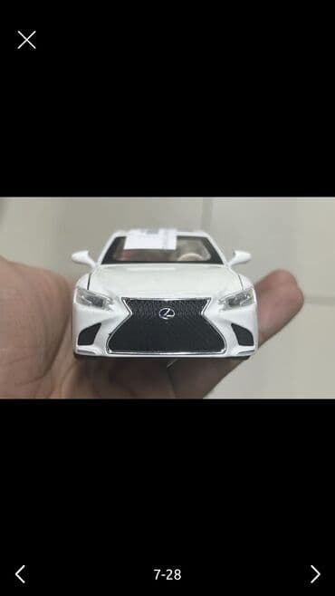 скупка масштабных моделей автомобилей: Ağ rəngdə metal die-cast sedan oyuncağı (miqyaslı model) - Material — 9