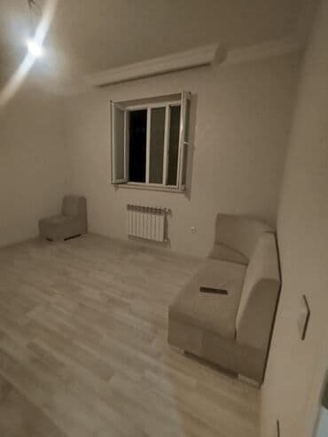 binə qəsəbəsində kirayə ev: Bu mənzil yaşayış üçün bütün əsas şəraiti təmin edir. bine atciliqda — 3