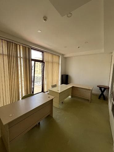 kiray: İcarəyə ofis sahəsi - İşıqlı, geniş pəncərələr və günəşdən qoruyan — 1