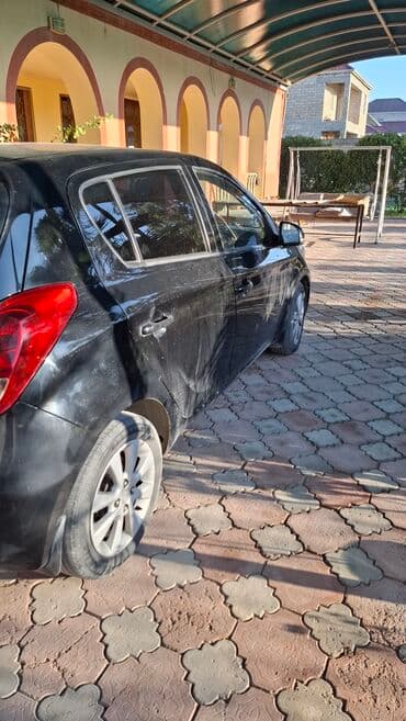 фольксваген гольф 1 6: Hyundai i20: 1.4 л | Хэтчбэк — 9