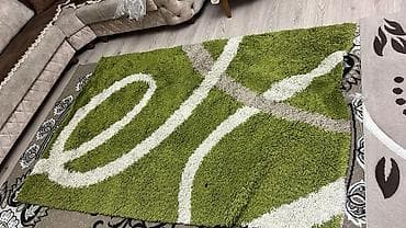 Yaşıl rəngli xalı – shaggy tipli, qalın tüklü. - Rəng və naxış