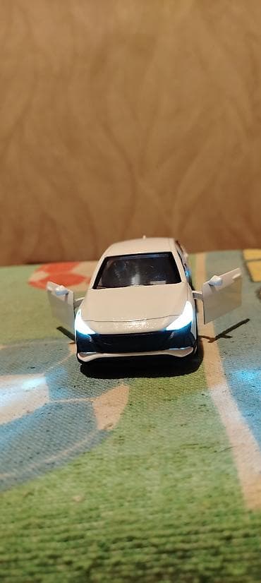 Личные вещи: Wekilde Gorduyunuz Ağ Elantra 2021-dan 2024 kimi Olan Modelidi Satiram — 5