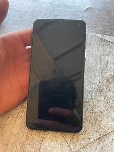 Samsung Galaxy S10e, 128 ГБ, цвет - Черный, Отпечаток пальца, Face ID