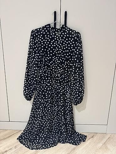 Qara rəngli, ağ xallı uzun don - Dizayn: Klassik polka-dot (ağ