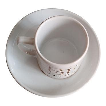 ağ sarucka: Подарочная кофейная чашечка с блюдцем в своей коробочке и — 5