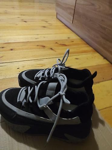 Ботинки: Ayaqqabı - Rəng: qara-boz, ağ detallarla - Üst hissə: qarışıq — 2