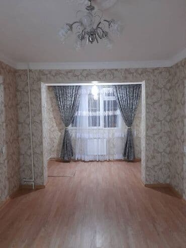 1 ci mikrorayon satilan evler: Bakı, 2 otaqlı, Köhnə tikili, m. Xalqlar Dostluğu, 65 kv. m — 1