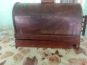 Vintage Singer tikiş maşını – əl ilə fırladılan (manivelalı) model -