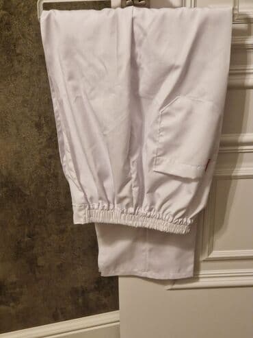 Boyuk olcu hekim şalvari teze geyinilmeyib.48 den 52 54 olcuye qeder