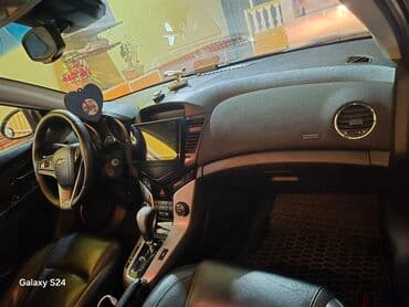 turbo az qız maşınları: Chevrolet Cruze sedan – goy rəng, 4 qapı, AZ dövlət nömrə nişanı — 5