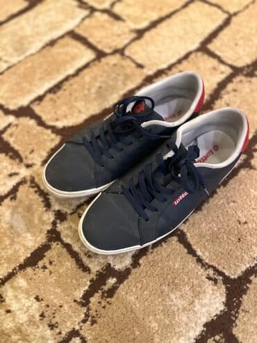 ayaqqabı кожание: Lotto ayaqqabı

Ölçü: 43 — 1