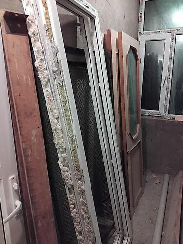 islenmis plastik qapi satilir: PVC qapılar və qapı çərçivələri - Material: ağ rəngli PVC/profil — 2