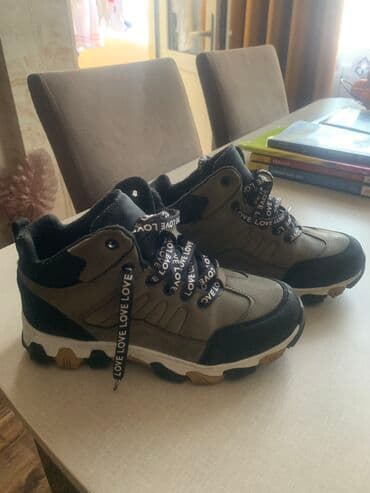 женские кеды сникерсы: Krasofka 37 razmer, Flo dan 50 azn alinib, 1-2 defe geyilib teze — 3