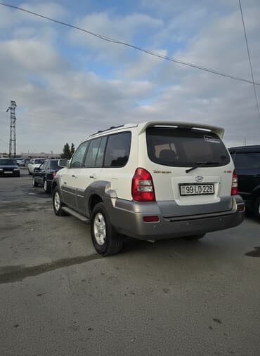 kia sorento 218 dizel salonlari: Hyundai Terracan JX 250 SUV - Kuzov: ağ-gümüş iki rəngli, iri ölçülü — 1