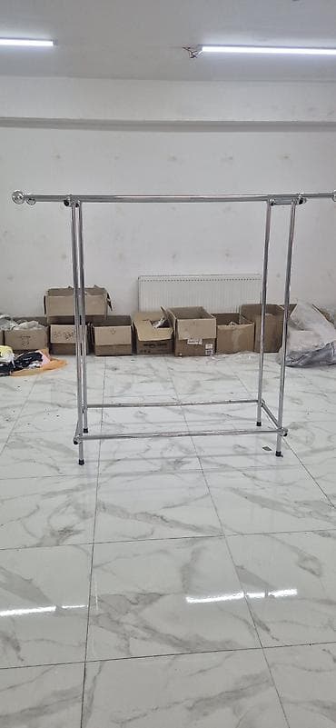 Оборудование для магазинов: Mağaza üçün metal asılqan stendi - Material: cilalanmış xrom/metal — 3
