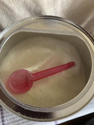 uşaq çantalar: Nutrilon Premium 1 (0–6 ay) körpə yeməyi yemədiyi üçün satılır, təzə — 2