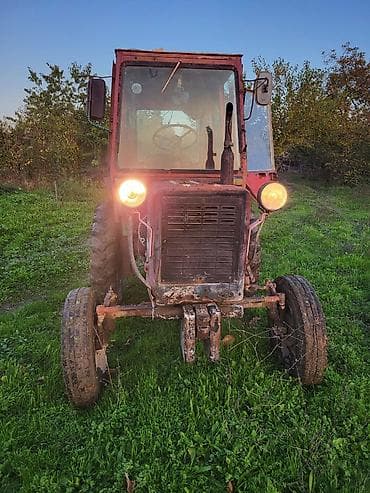 Kənd təsərrüfatı üçün universal təkərli traktor - Tip: Kiçik/orta