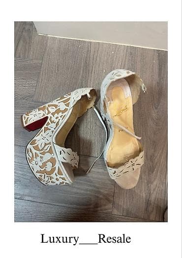Basanoşka və səndəllər: Louboutin. 37. Ağ rəngli, qalın hündürdaban platforma ayaqqabı - Açıq — 1