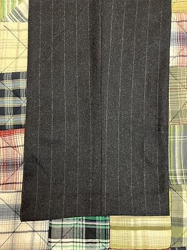 alt paltar: Klassik kişi şalvarı – tünd boz rəngdə, incə şaquli tünd-açıq cizgili — 2