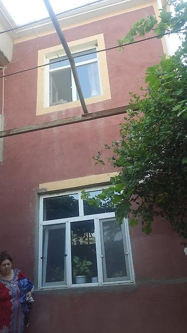 Həyət evləri və villaların satışı: Həyətyanı fərdi yaşayış evi - İki mərtəbəli tikili, fasadı rəngli — 1