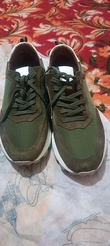 Ayaqqabılar: Türkiyədən gətirilib. 1 dəfə istifadə olunub. Ölçü 41 — 1