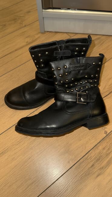 parça krasofkalar: Uqqilər, Ölçü: 37, rəng - Qara, İşlənmiş — 1