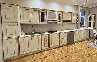 Klassik üslubda tam ölçülü mətbəx mebeli dəsti - Rəng: krem + qızılı