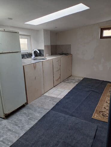 снять квартиру на долгий срок: Bu, kirayə verilən, boş və yaşayışa hazır bir mənzildir. Mənzildə — 3