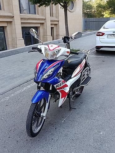 moped: 2024 il, 20000 km — 2