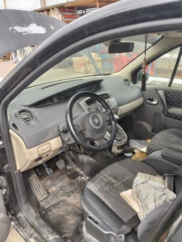 rul pedal: Renault Scénic, qara rəng, 5 qapılı kompakt minivan. Texniki və — 1
