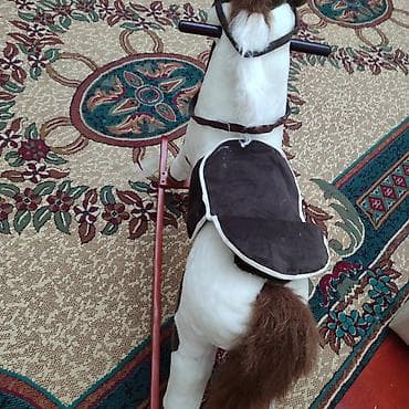 yellencek at: Taxta yelləncək at oyuncağı - Yumşaq plyuş materialdan hazırlanmış — 2