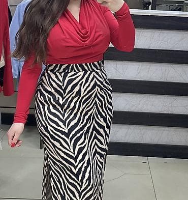 giyim: Saten brendinindir, materialı keyfiyyətli atlasdır. Cəmi 1 dəfə — 1