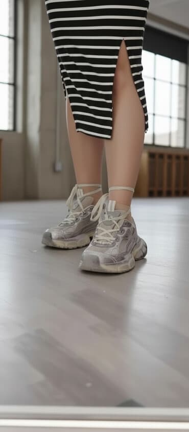 nike cortez qadın krossovkaları: Balenciaga, Ölçü: 36, rəng - Gümüşü, Yeni — 1