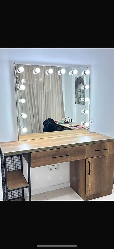 masa acılan: İşlənmiş, Makiyaj üçün masa, Güzgülü — 1