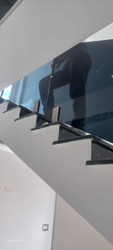 балясины из камня: Şüşə məhəccər 170 azn — 2