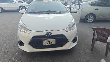 Toyota Aqua Hybrid hatchbek Taksi buraxılış kartı var ləğv — 2