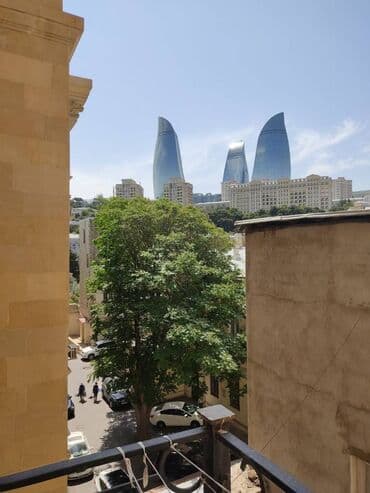 20 yanvarda 2 otaqli evler: Bakı, 2 otaqlı, Köhnə tikili, m. İçərişəhər, 55 kv. m — 11