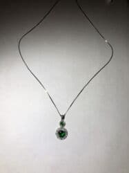 Gümüş boyunbağı