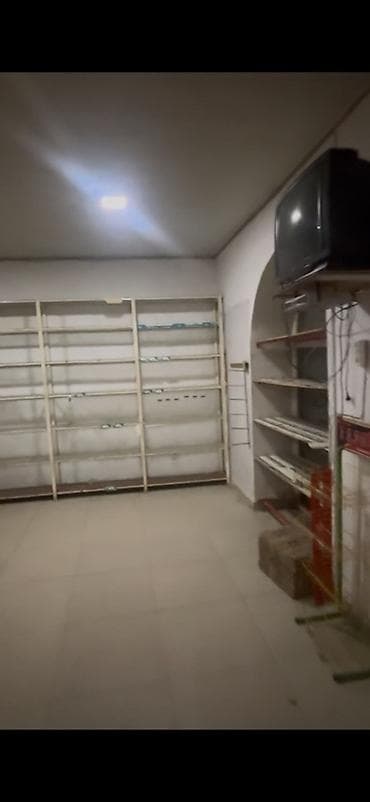 gence mehle evleri: İcarəyə verilir: küçəyə çıxışı olan geniş kommersiya sahəsi - — 10