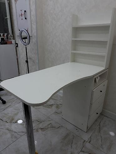 dirnaq masa: İşlənmiş, Manikür üçün masa — 1