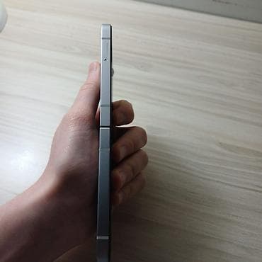 ps4 usb: Samsung Z Flip, 256 GB, rəng - Gümüşü, Barmaq izi — 4