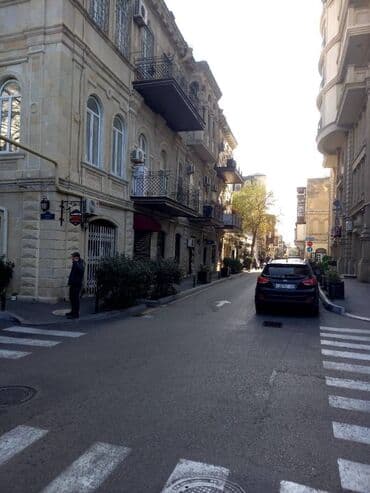 mingəcevirdə icarə obyektlər: Yasamal rayonu torqovıy ərazisində,sahəsi 17 kv/m olan, 1 otağlı — 4