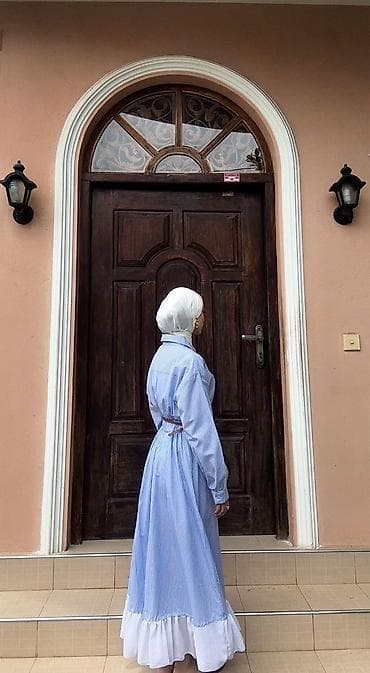 Donlar: Mavi-ağ xırda zolaqlı uzun don. - Ölçü: S - Model: A-kəsim, uzunqol — 2