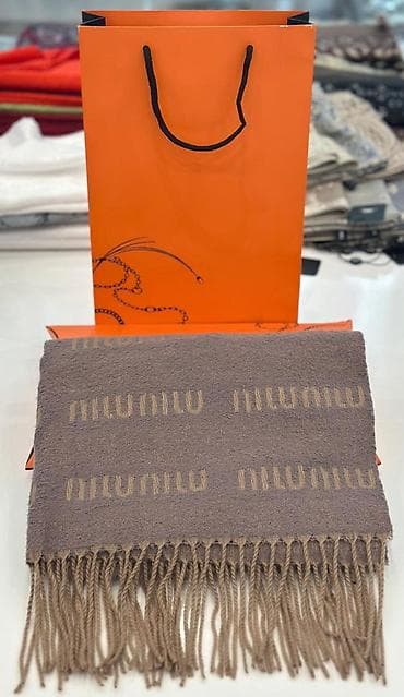 hicab sekilleri: Şarf qutuda - Model: saçaqlı, düzbucaqlı forma - Material: yumşaq — 2