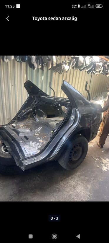 форд эскорт на запчасти: Toyota sedanının gövdəsi. Avtomobilin bu hissəsi ehtiyat hissələri — 3