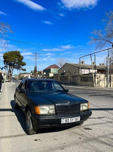 teker alemi: Mercedes-Benz 190 (W201): 1.8 l | 1991 il Sedan — 2