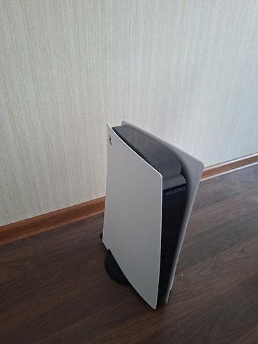 ps3 hard disk: Sony PlayStation 5 diskli versiya. Əla vəziyyetde. 2 eded dir. Evde — 7